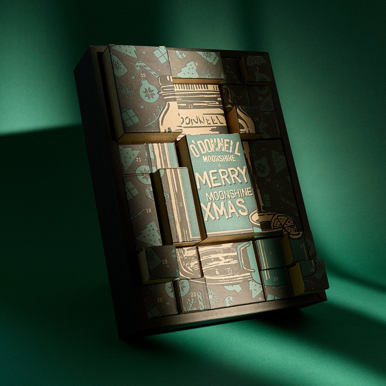 Adventskalender op een groene achtergrond