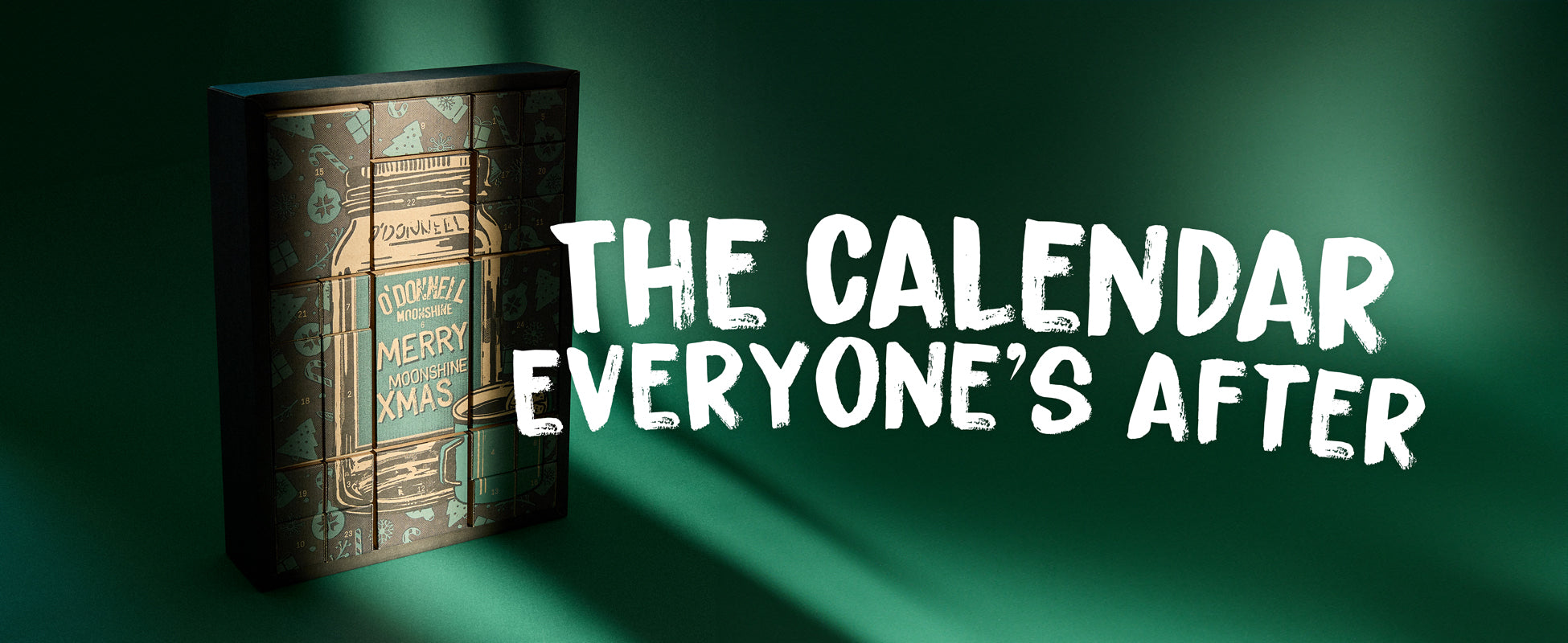 Adventskalender op een groene achtergrond met de tekst ‘de kalender waar iedereen naar op zoek is’.