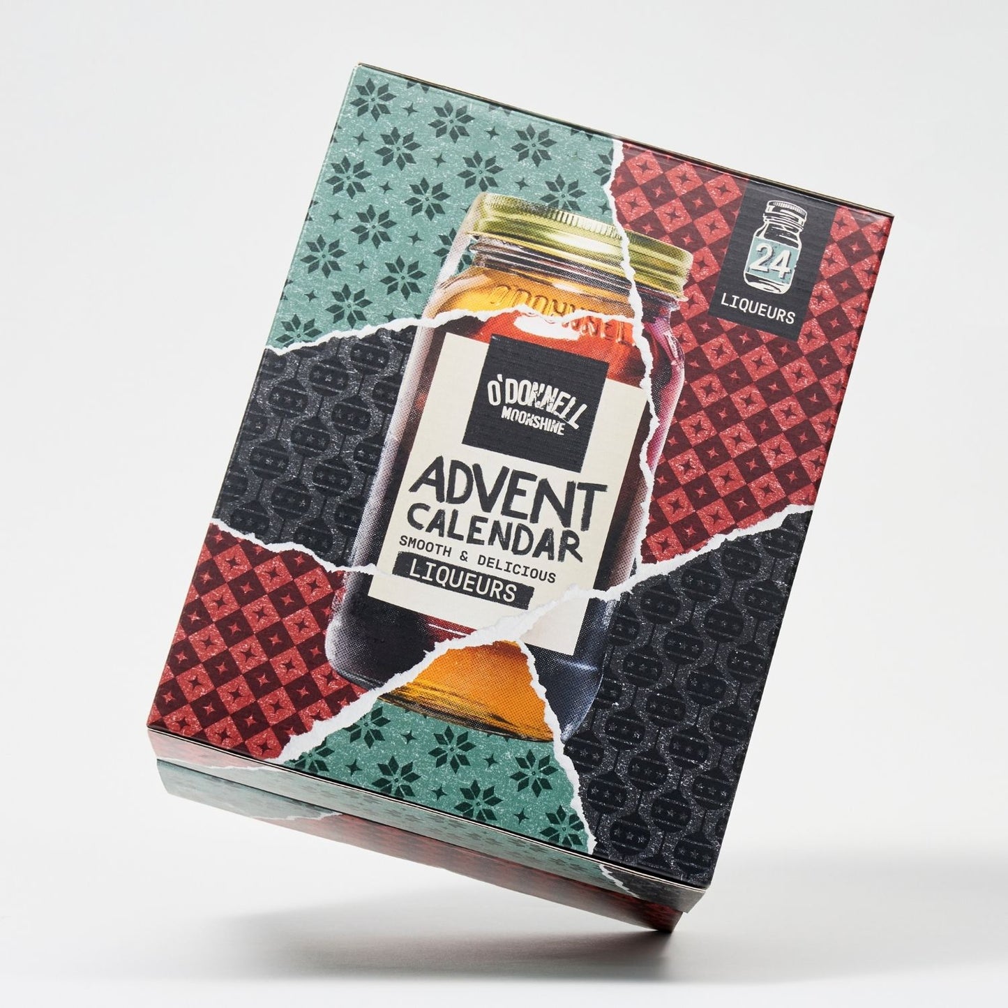 Micro adventskalender 2025 op een witte achtergrond. Advent heeft een kruik op de voorkant met een gescheurd inpakpapierpatroon